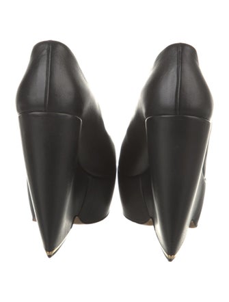 Nicholas Kirkwood Leather Pumps
