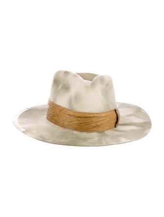 Nick Fouquet hat