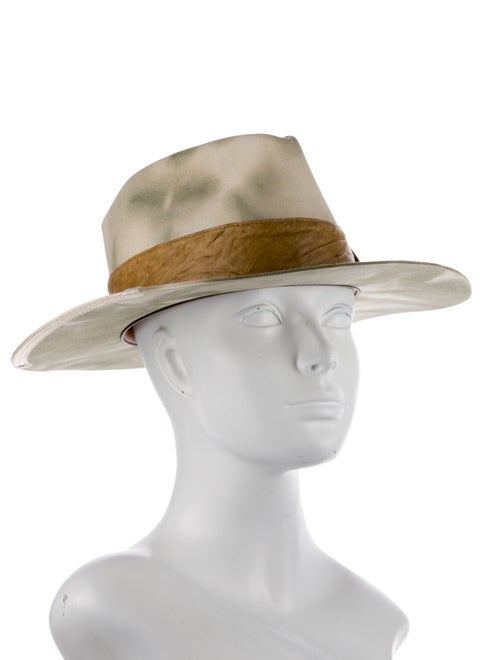 Nick Fouquet hat