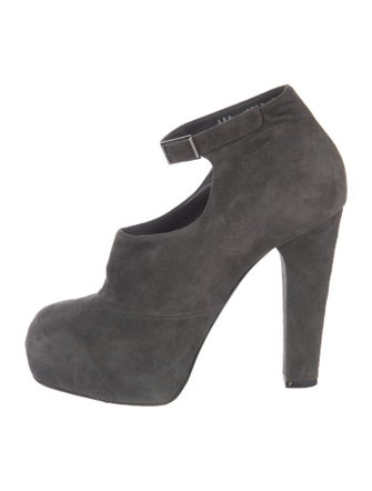 Nina Ricci Suede Pumps