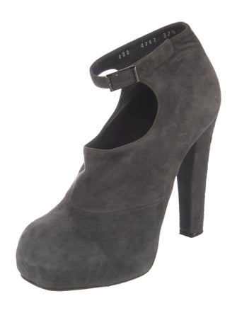 Nina Ricci Suede Pumps