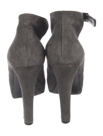 Nina Ricci Suede Pumps