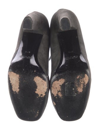 Nina Ricci Suede Pumps