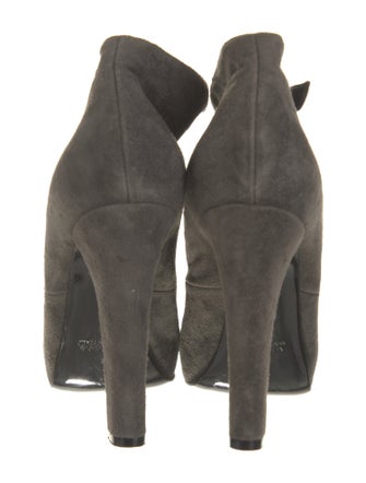 Nina Ricci Suede Pumps