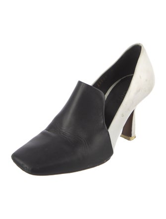 Neous Leather Pumps