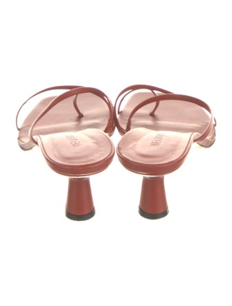 Neous Leather Slides