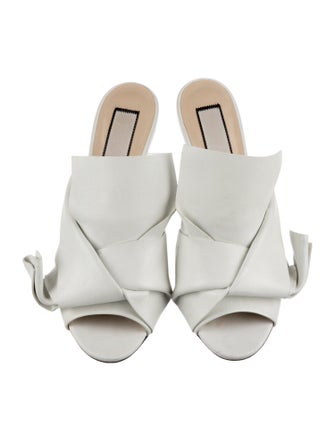 Nº 21 Leather Slides