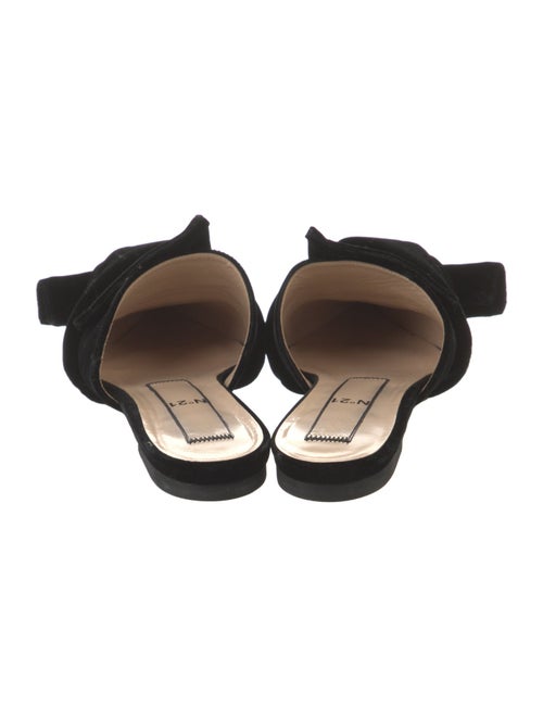 Nº 21 Velvet Bow Accents Mules