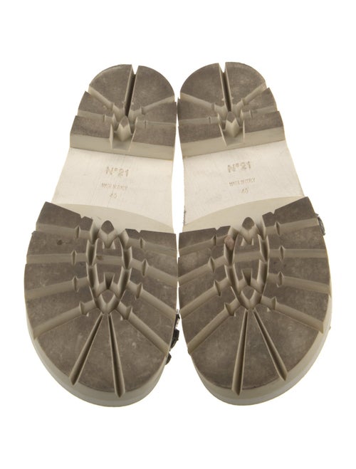 Nº 21 Crystal Embellishments Slides