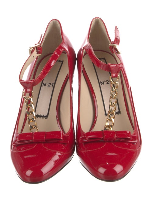 Nº 21 Patent Leather T-Strap Pumps