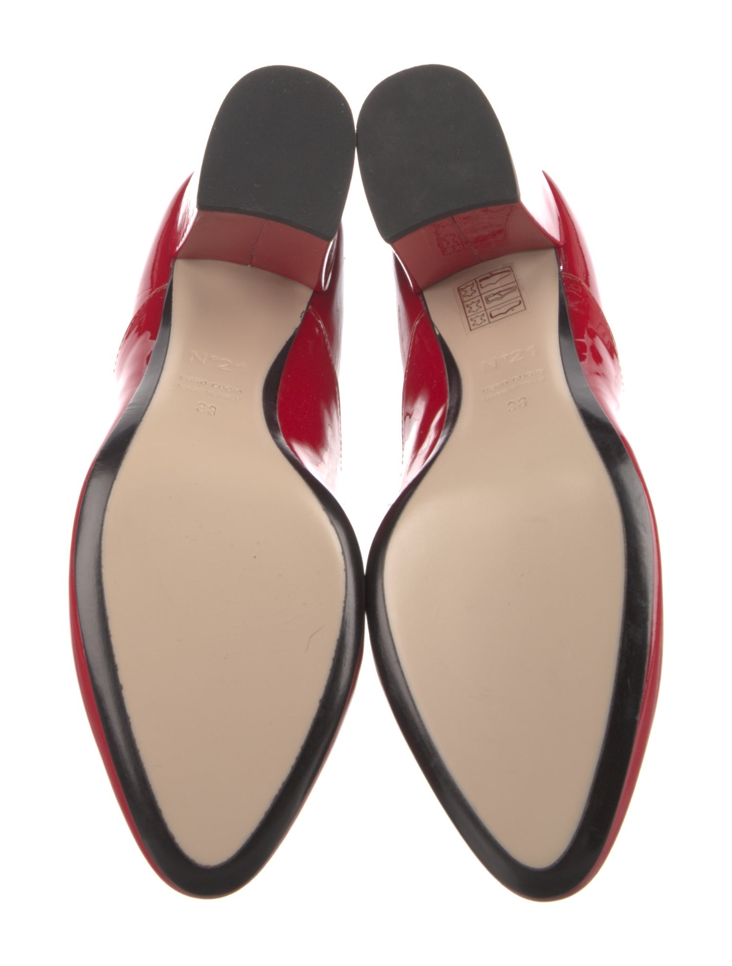 Nº 21 Patent Leather T-Strap Pumps