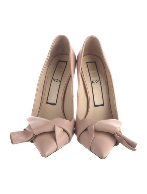 Nº 21 Leather Bow Accents Pumps