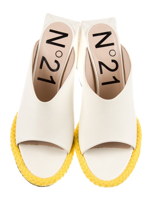 Nº 21 Leather Slides