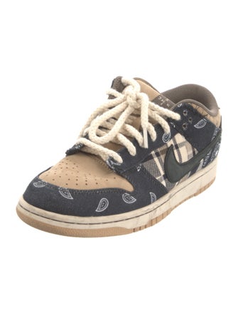 Nike x Travis Scott SB Dunk Low Sneakers
