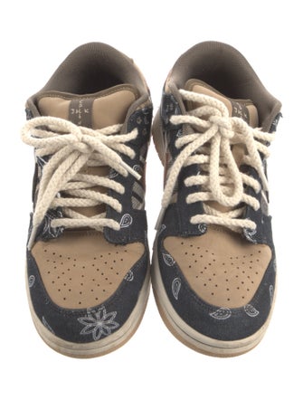 Nike x Travis Scott SB Dunk Low Sneakers