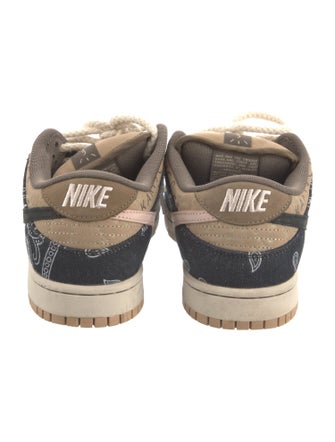 Nike x Travis Scott SB Dunk Low Sneakers