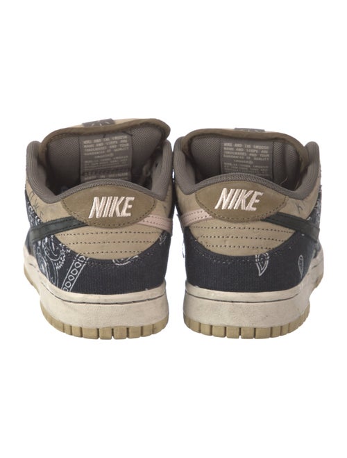 Nike x Travis Scott SB Dunk Low Sneakers