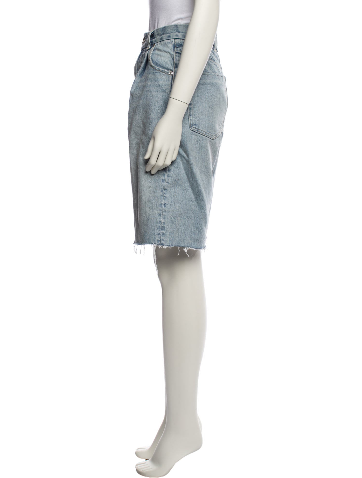 Rùadh Knee-Length Shorts