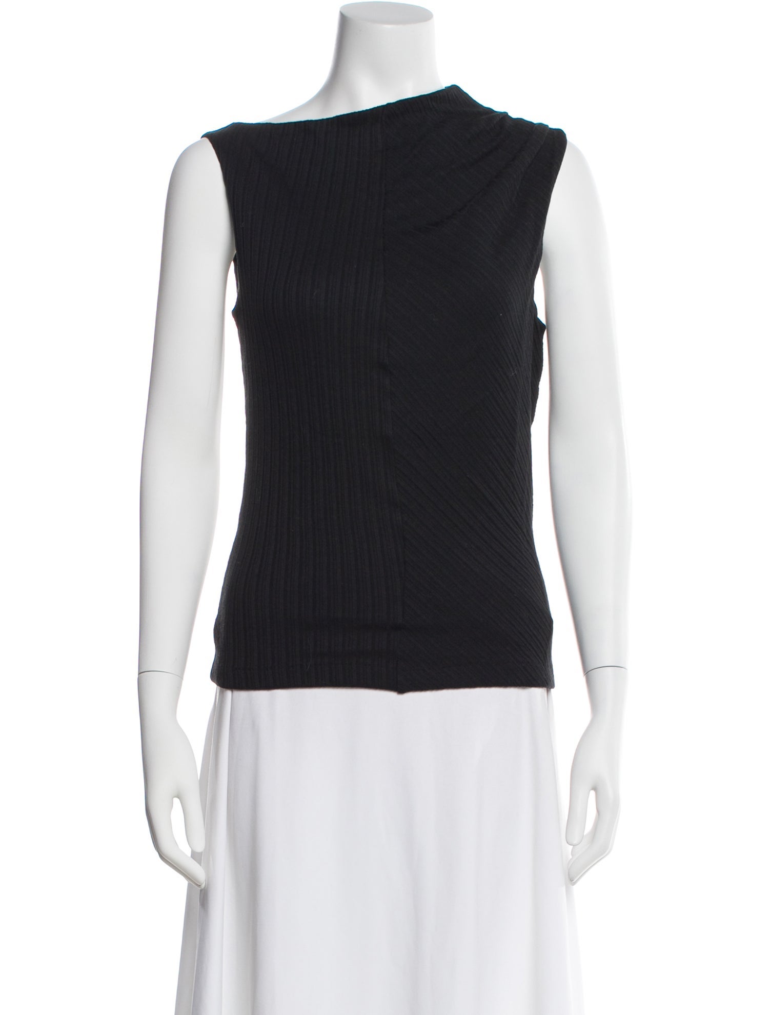 Rùadh Asymmetrical Sleeveless Top
