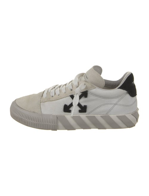 Off-White Vulc Low Sneakers