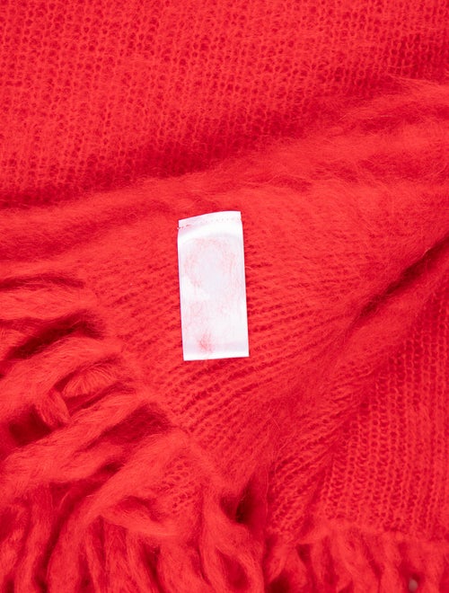 Off-White Arrow Throw Blanket