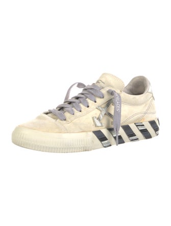 Off-White Vulc Low Sneakers