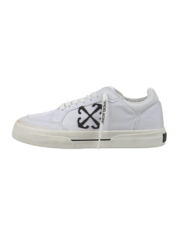 Off-White Sneakers New Vulcanized IT 39 | 9