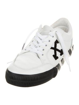 Off-White Vulc Low Sneakers