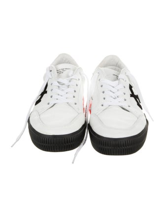 Off-White Vulc Low Sneakers