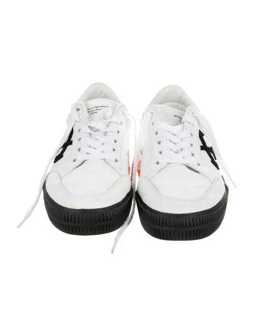 Off-White Vulc Low Sneakers