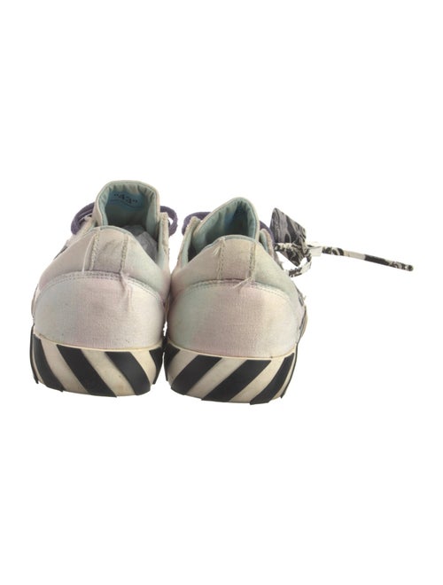 Off-White Vulc Low Sneakers