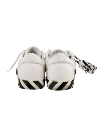 Off-White Vulc Low Sneakers