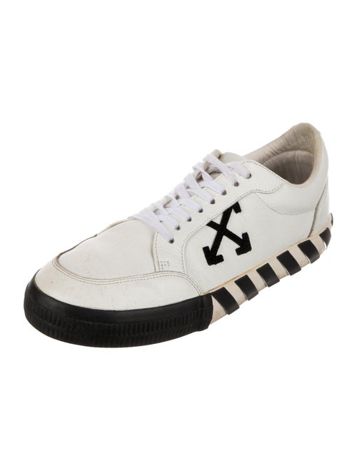 Off-White Vulc Low Sneakers