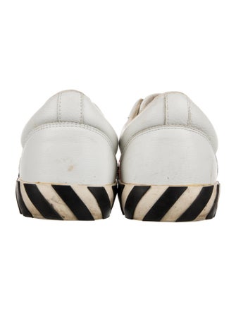 Off-White Vulc Low Sneakers