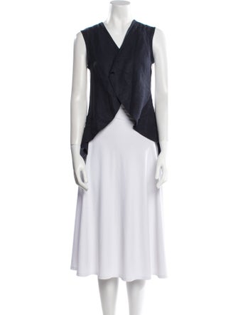 100% Capri Linen V-Neck Crop Top