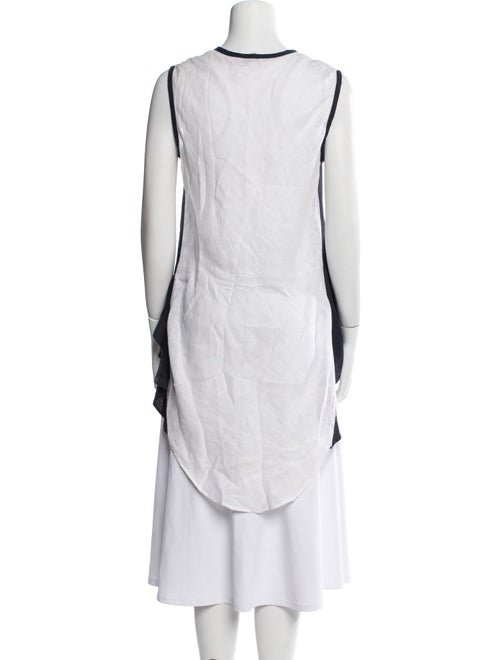 100% Capri Linen V-Neck Crop Top