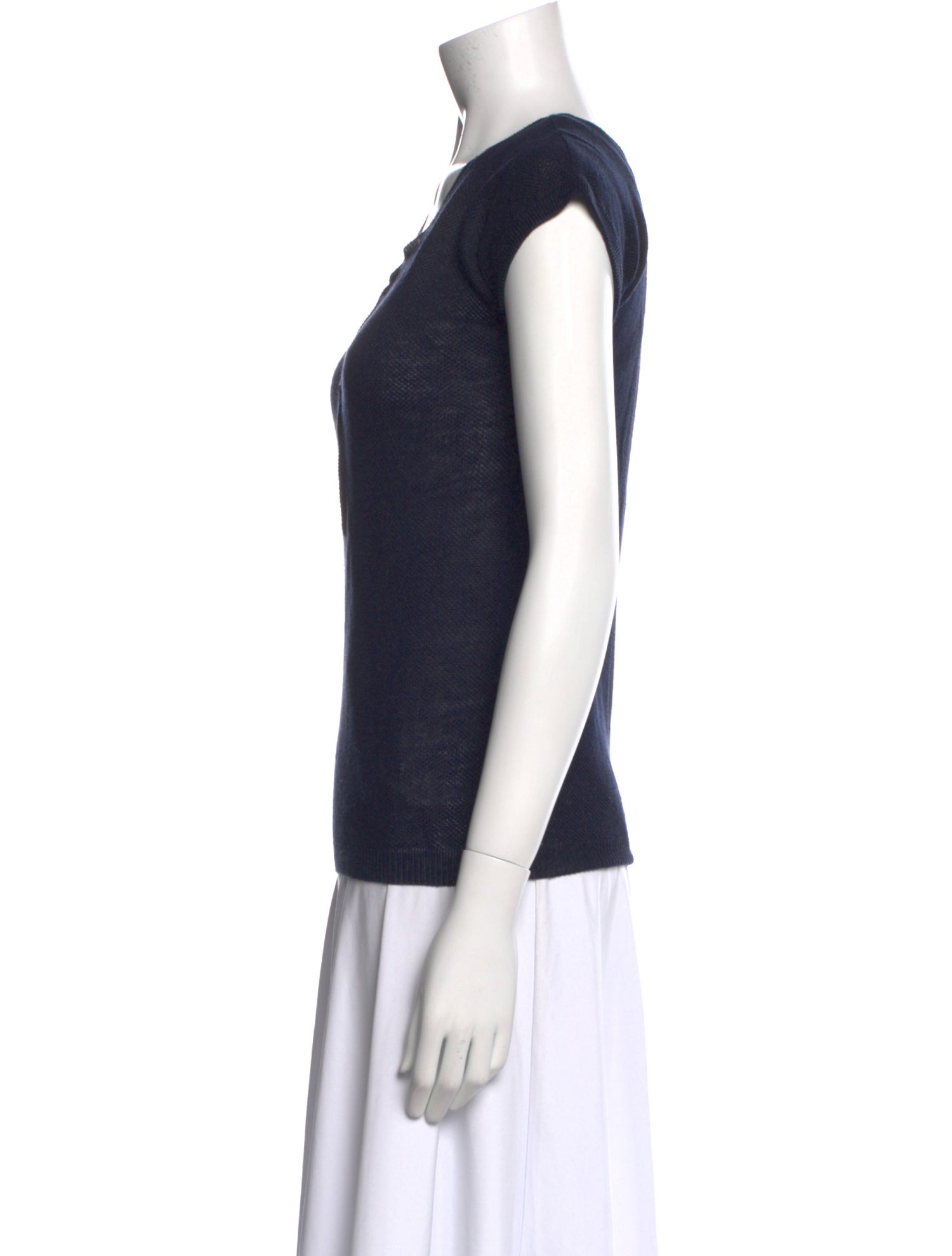 100% Capri Linen Scoop Neck Sweater