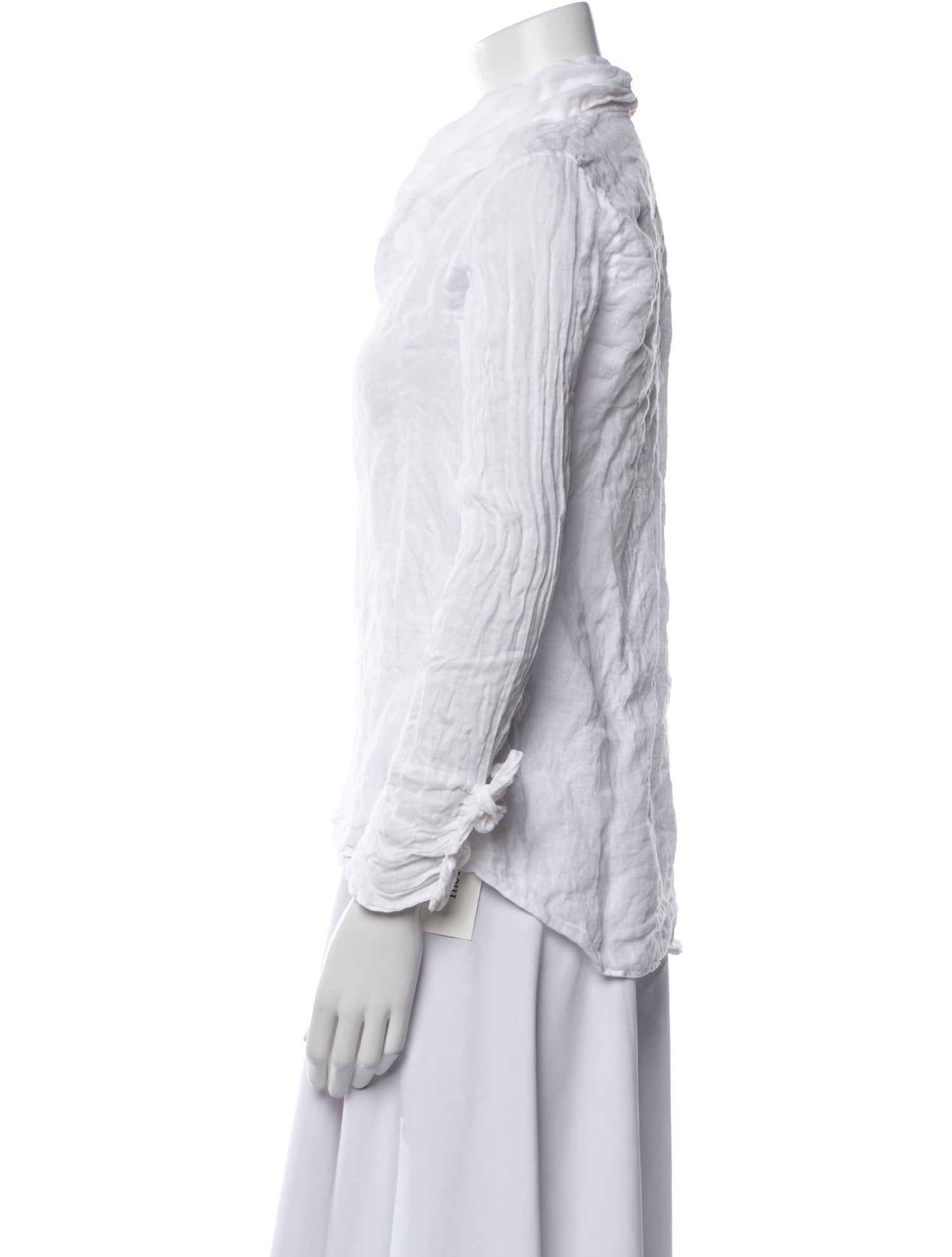 100% Capri Linen Three-Quarter Sleeve Button-Up Top