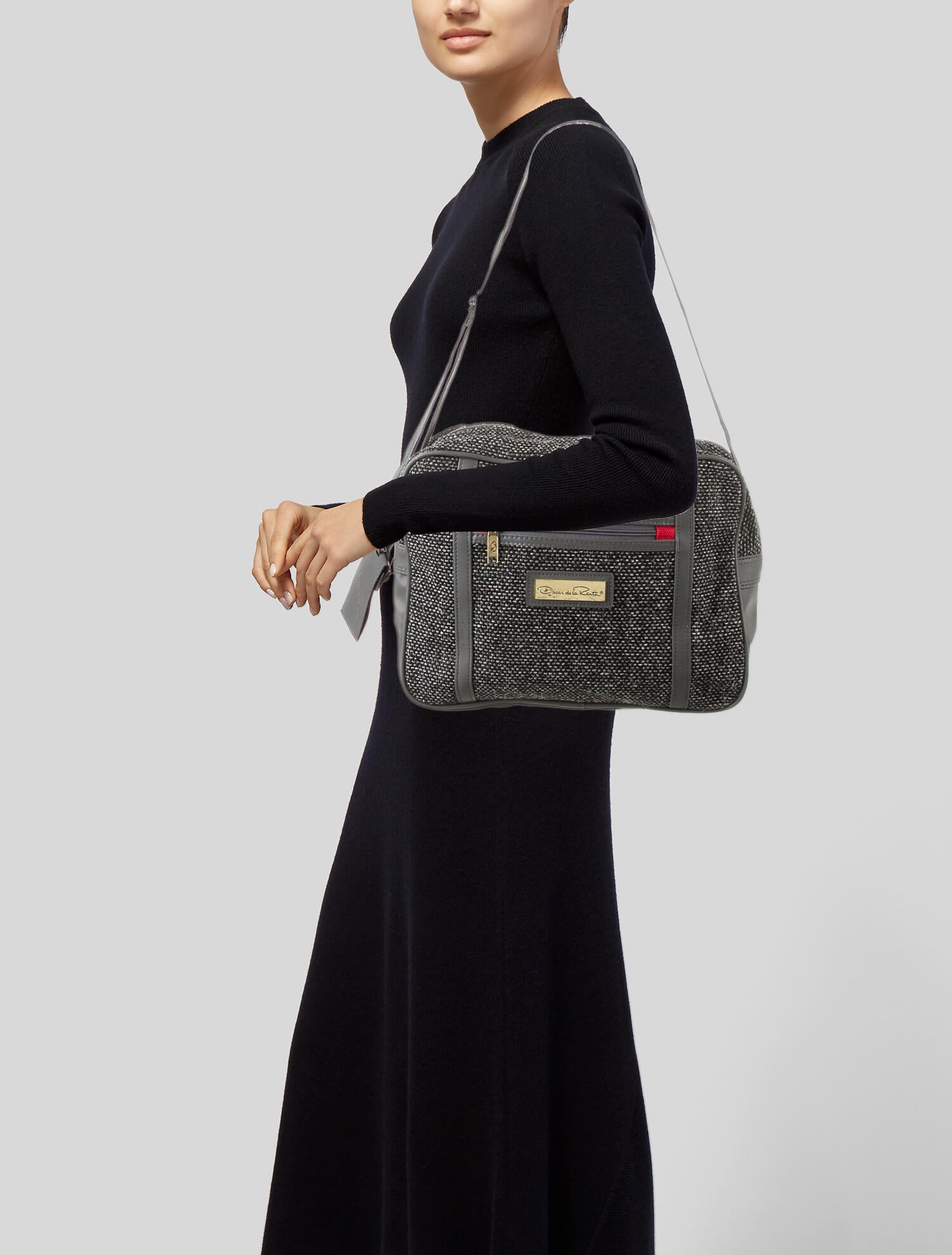 Oscar de la Renta Leather Trimmed Shoulder Bag Black Shoulder Bags Handbags OSC194620 The