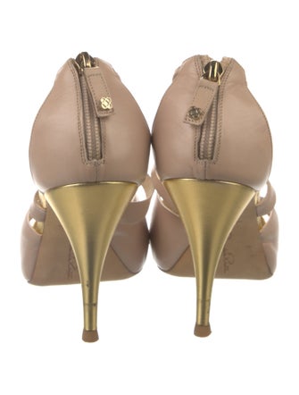 Oscar de la Renta Leather T-Strap Pumps