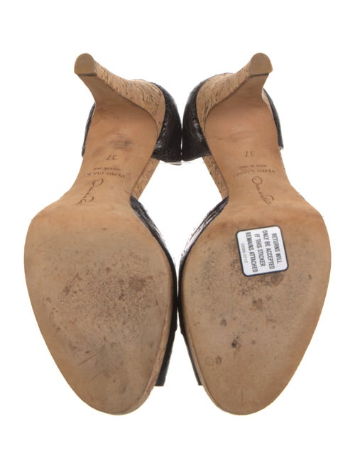 Oscar de la Renta Embossed Leather D'Orsay Pumps