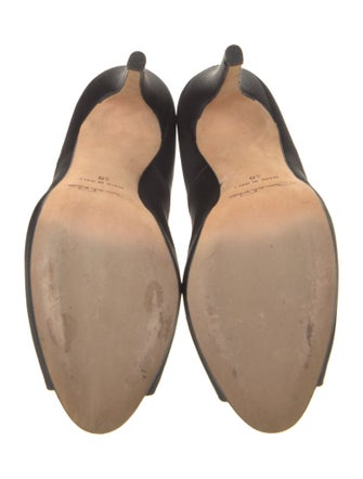 Oscar de la Renta Satin Pumps