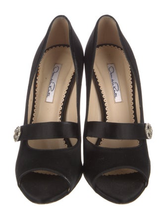 Oscar de la Renta Satin Crystal Embellishments Pumps
