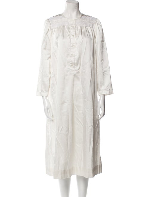 Oscar de la Renta Embroidered Accent Nightgown