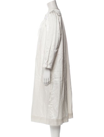 Oscar de la Renta Embroidered Accent Nightgown