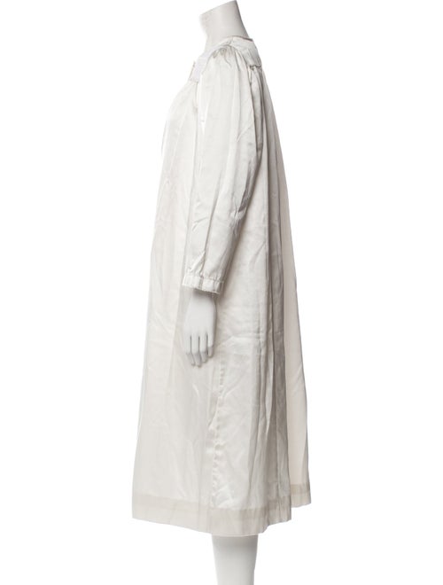 Oscar de la Renta Embroidered Accent Nightgown