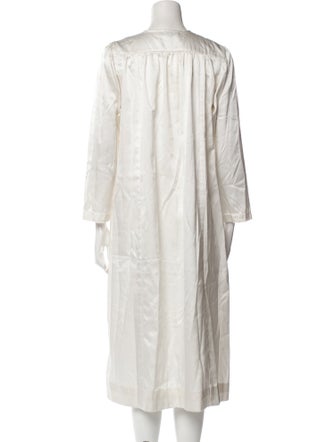 Oscar de la Renta Embroidered Accent Nightgown