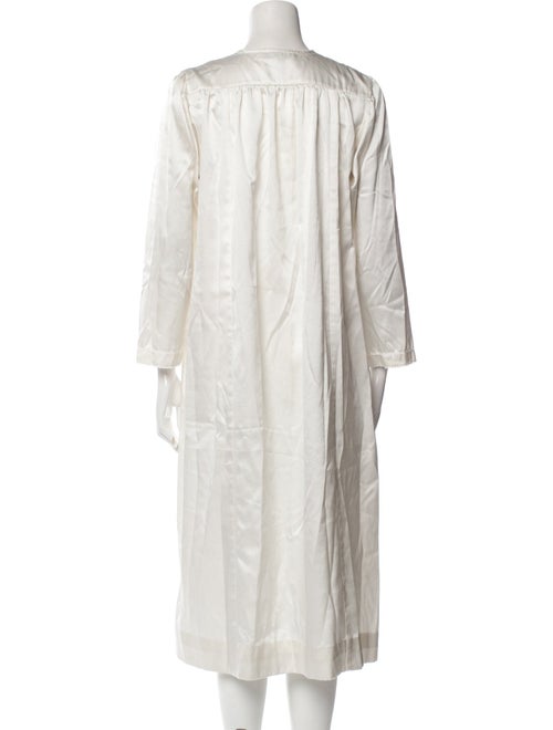 Oscar de la Renta Embroidered Accent Nightgown