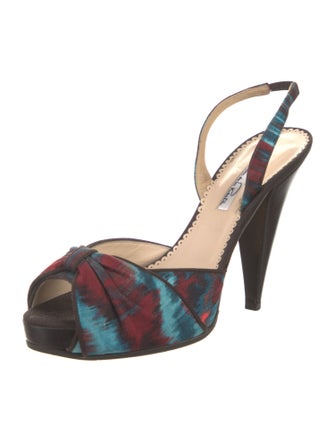 Oscar de la Renta Canvas Printed Slingback Pumps