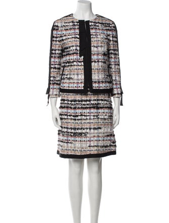 Oscar de la Renta Tweed Pattern Fringe Trim Accent Skirt Suit